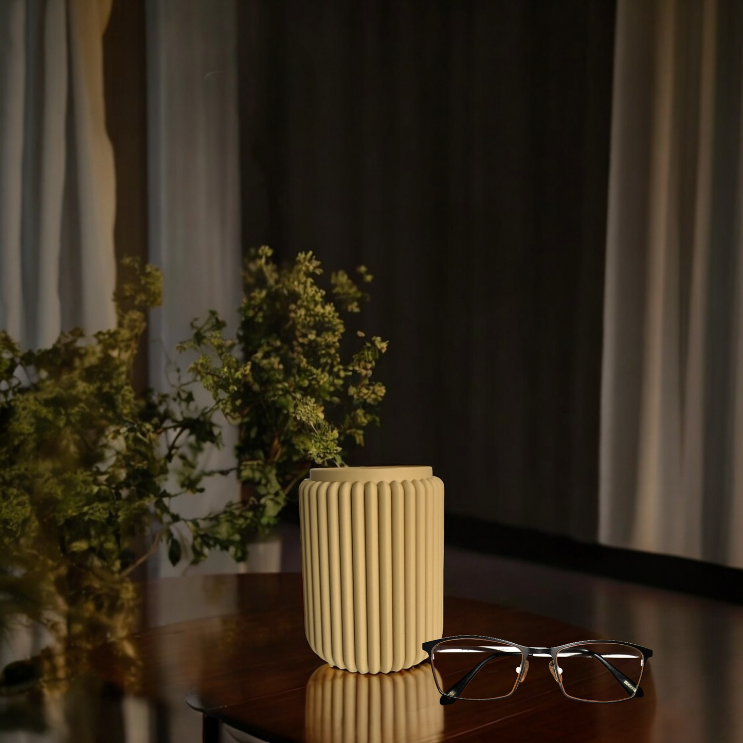 Modern ribbed holder in beige with eco-friendly PLA bioplastic design for stylish organization