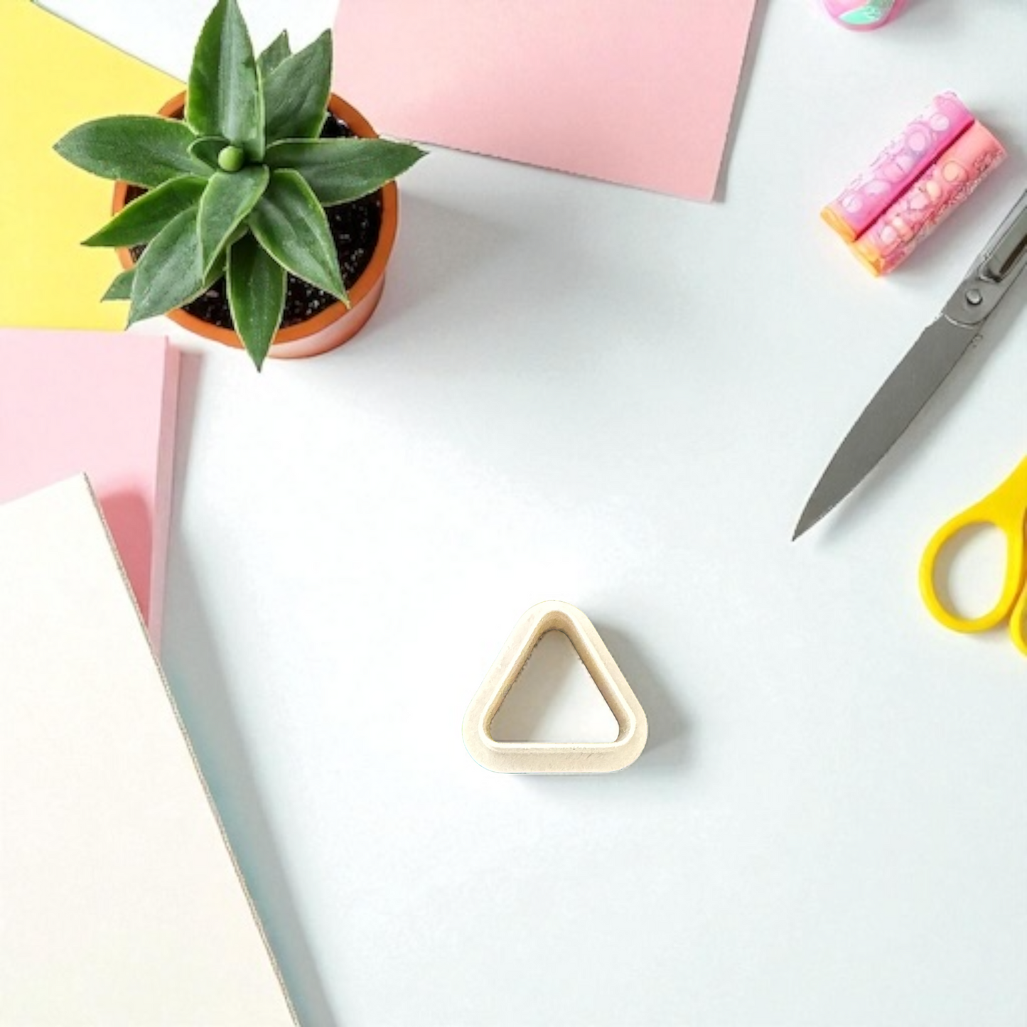 Rounded Triangle Cutter made from high-grade PLA for precise clay sculpting and clean cuts
