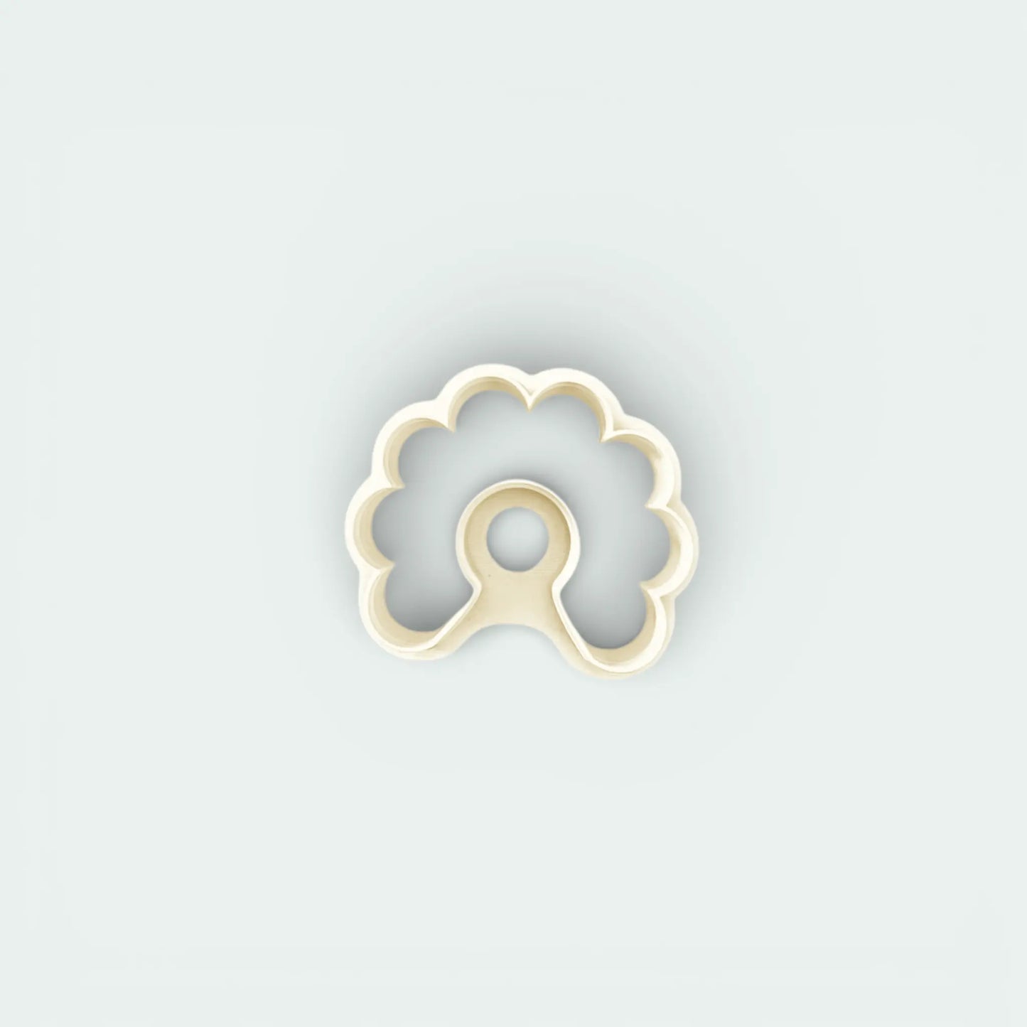 PETAL HUGGIE CUTTER Millees