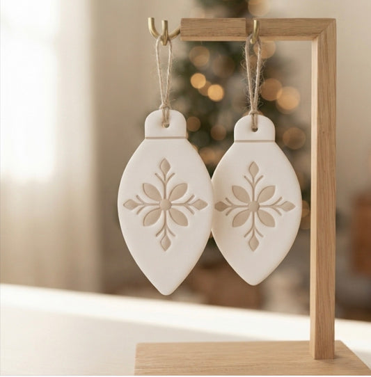 FOLK BLOOM BAUBLE CUTTER