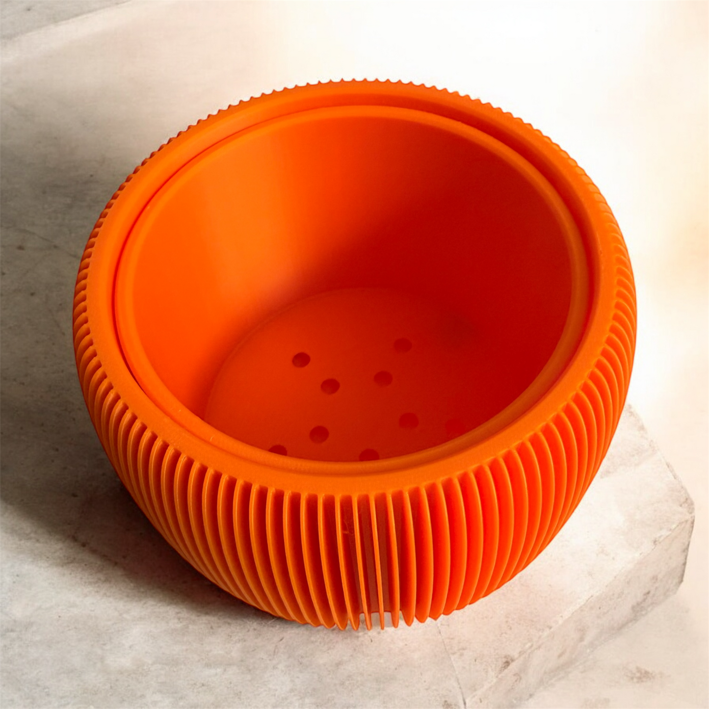 RETRO RIBBED PLANTER VIBRANT ORANGE MEDIUM
