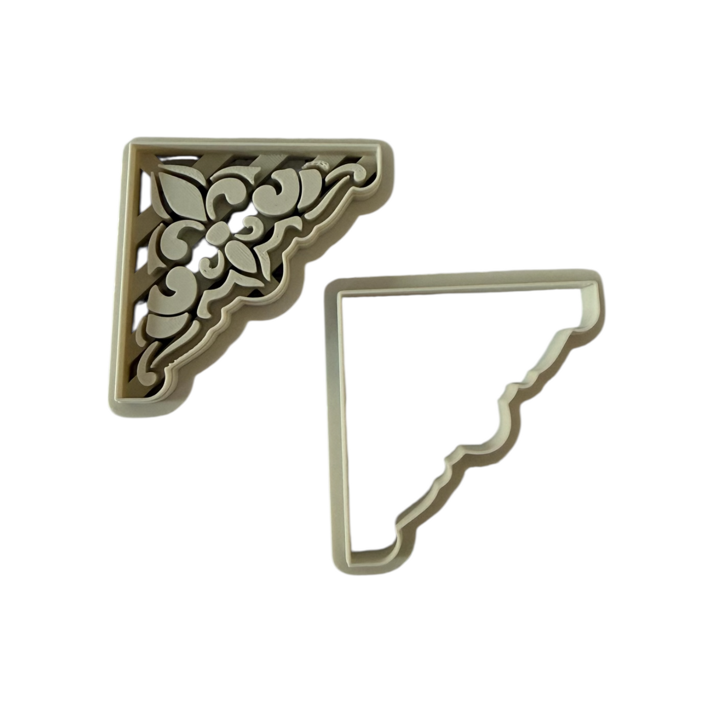 Corner bookmark cutter Fleur de Lys for clay crafting with precise 40mm clean cuts