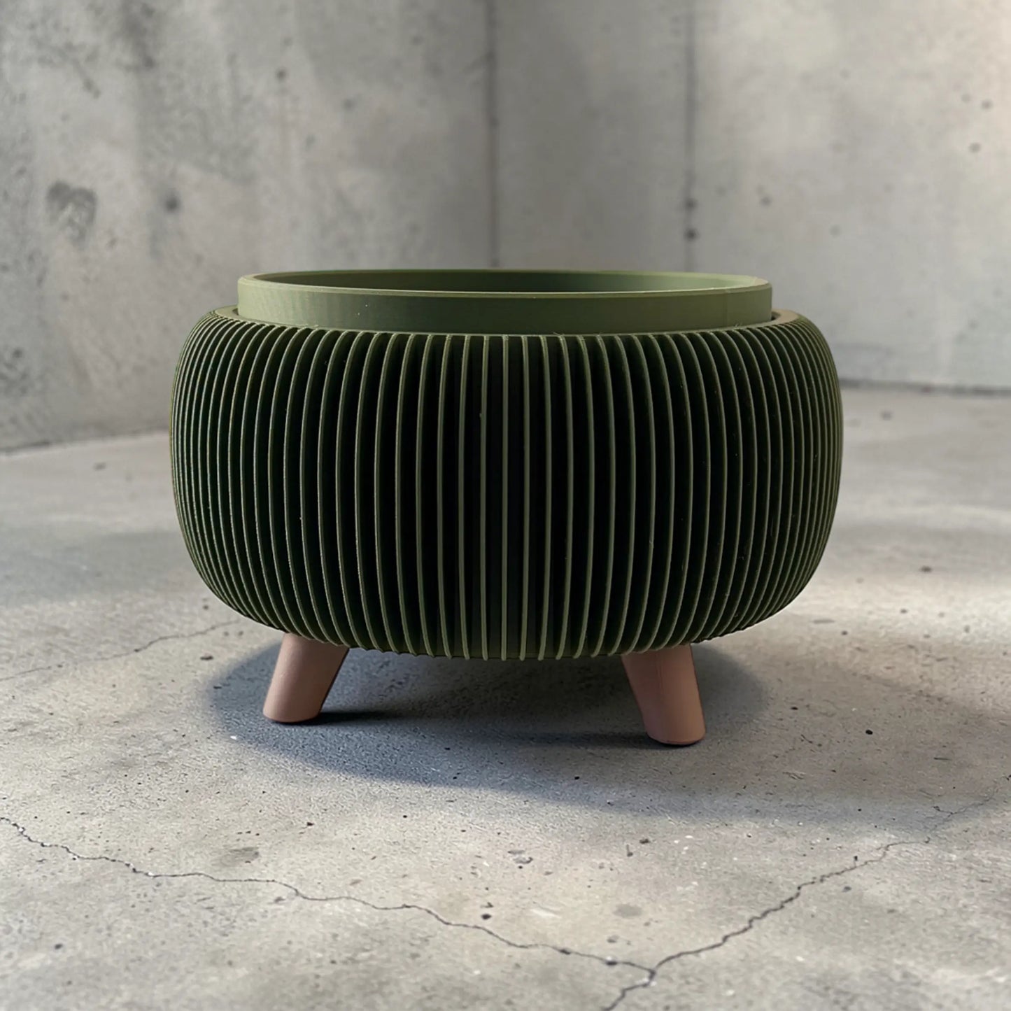 RETRO RIBBED LOW PLANTER OLIVE Millees