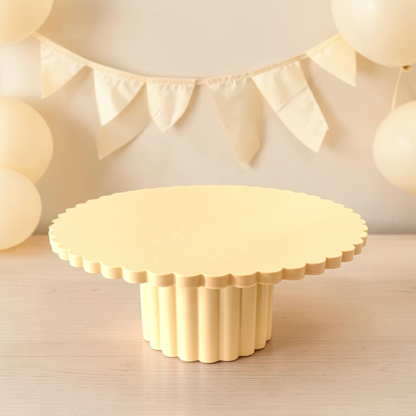 SCALLOPED EDGE CAKE STAND RICH CREAM