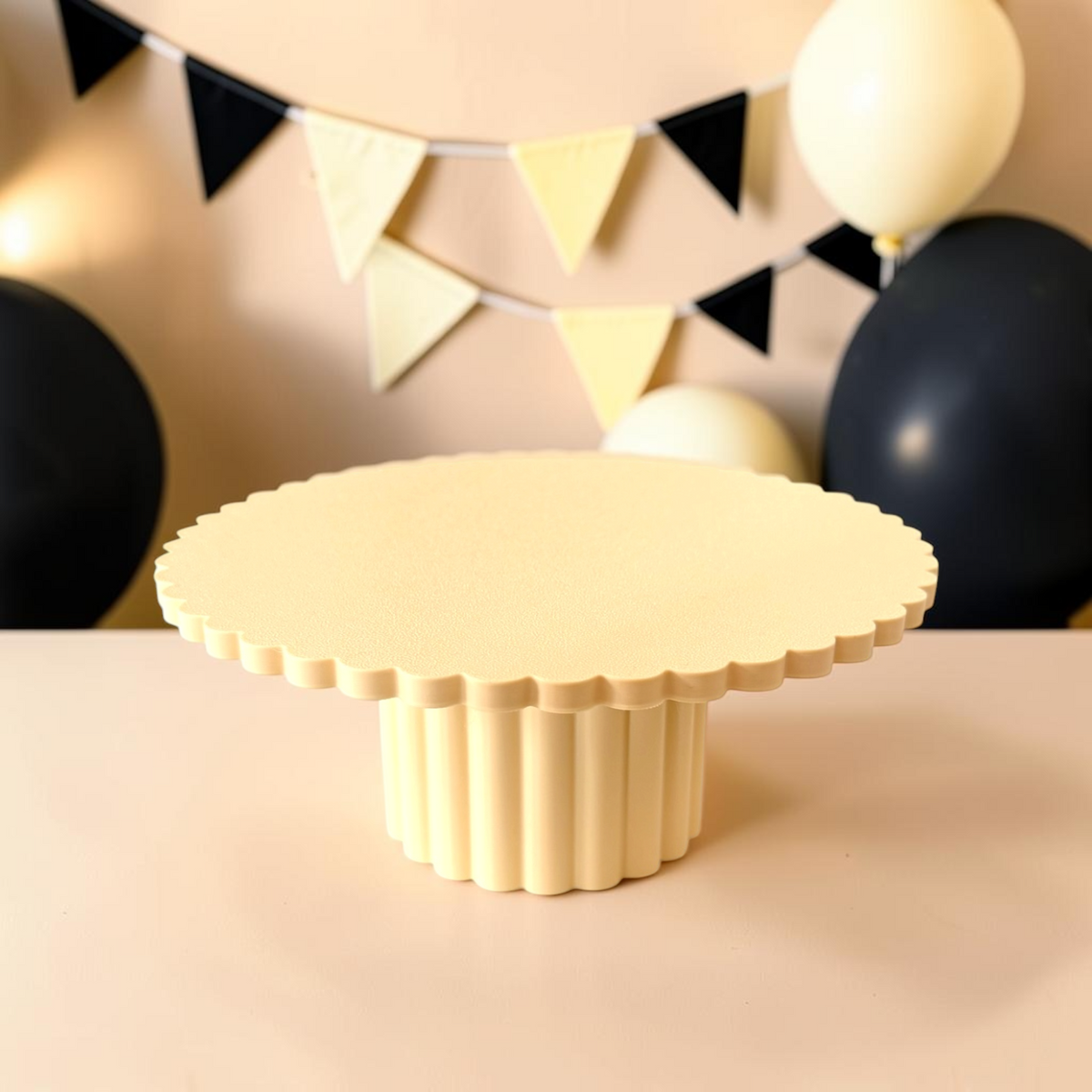 SCALLOPED EDGE CAKE STAND RICH CREAM